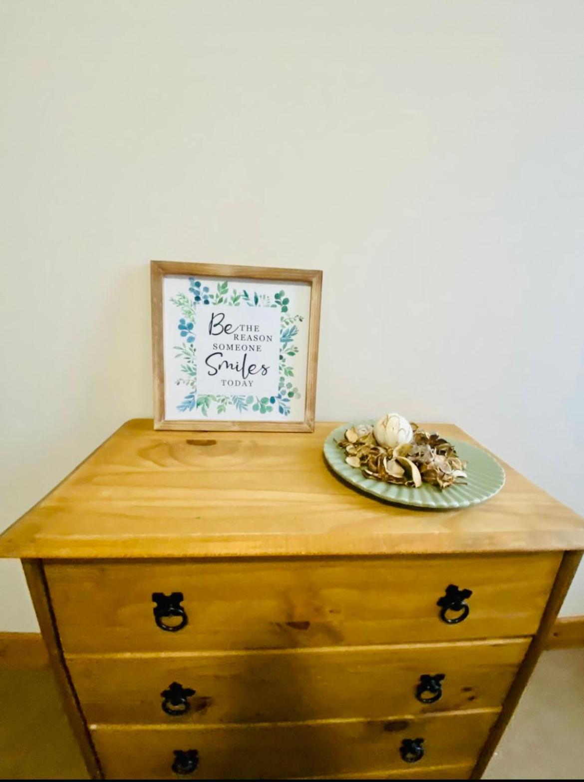 Tulip Cabin With Hot Tub ยอร์ค ภายนอก รูปภาพ